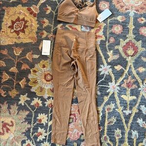 Women's Athleta set Carmel Salutation Stash Leggings XS & Solace Bra XS